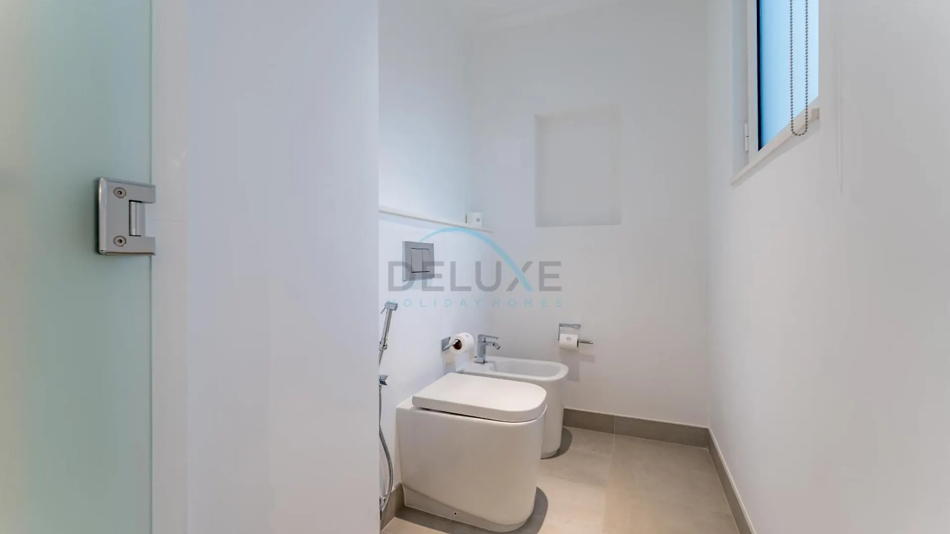 Beachfront 3Br Villa With Private Gym, Pool, Jacuzzi & Workspace, Palm Villa, Palm Jumeirah By Deluxe Holiday Homes Dubai