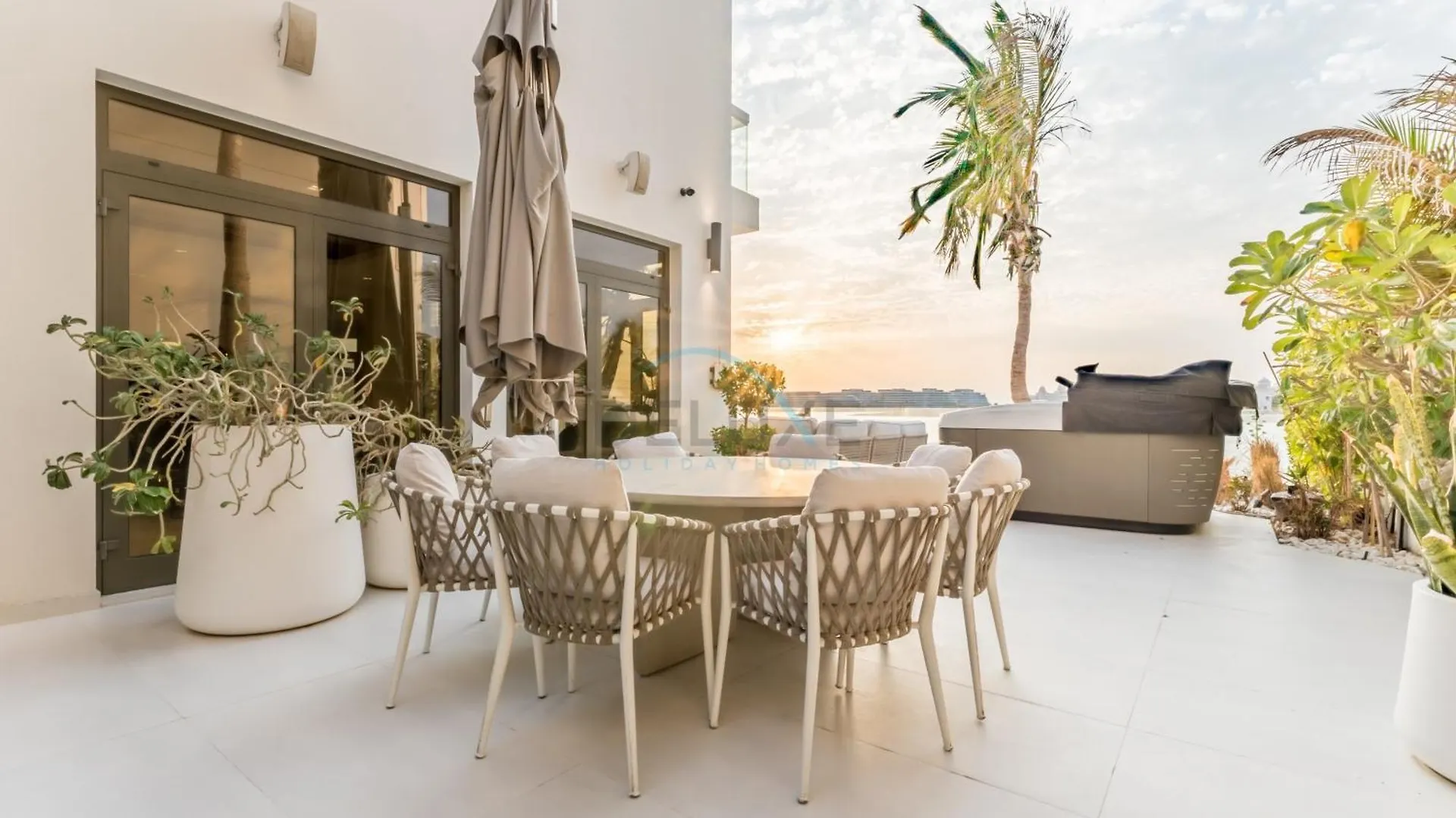 Beachfront 3Br Villa With Private Gym, Pool, Jacuzzi & Workspace, Palm Villa, Palm Jumeirah By Deluxe Holiday Homes Dubai United Arab Emirates