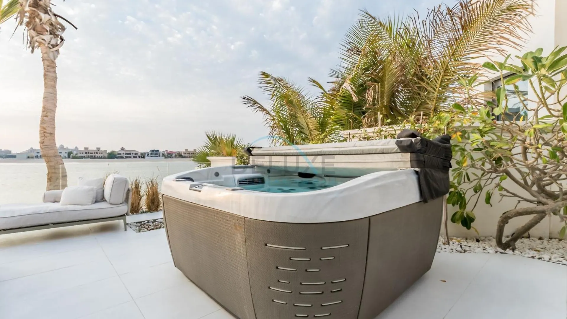 Beachfront 3Br Villa With Private Gym, Pool, Jacuzzi & Workspace, Palm Villa, Palm Jumeirah By Deluxe Holiday Homes Dubai United Arab Emirates