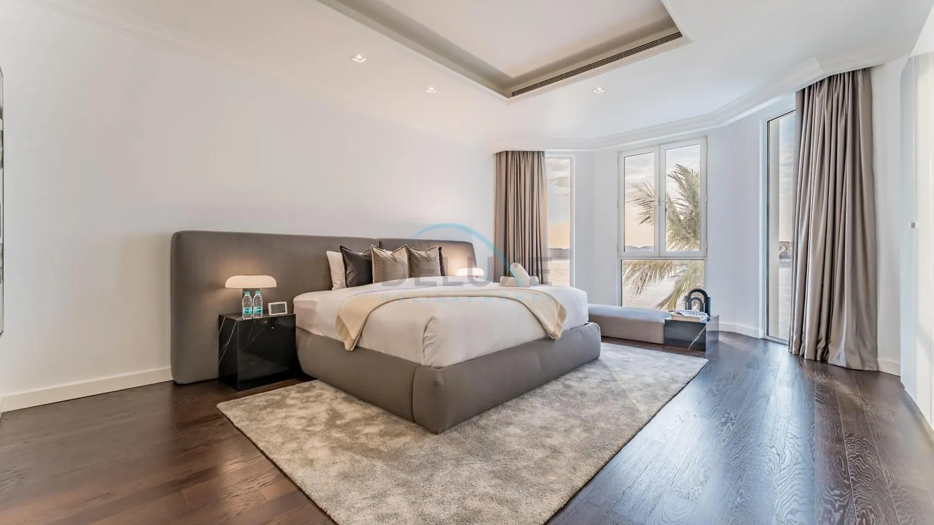 Beachfront 3Br Villa With Private Gym, Pool, Jacuzzi & Workspace, Palm Villa, Palm Jumeirah By Deluxe Holiday Homes Dubai