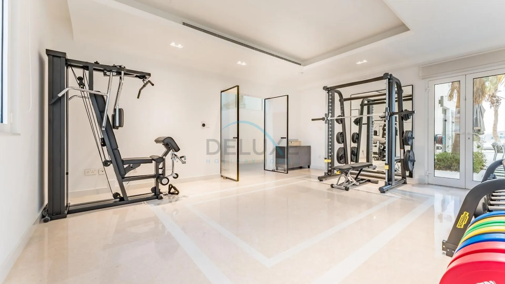 Beachfront 3Br Villa With Private Gym, Pool, Jacuzzi & Workspace, Palm Villa, Palm Jumeirah By Deluxe Holiday Homes Dubai