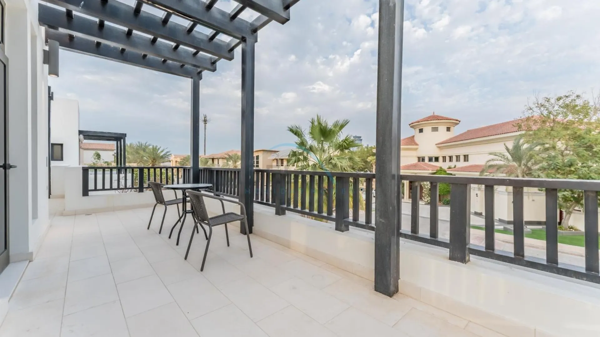 Beachfront 3Br Villa With Private Gym, Pool, Jacuzzi & Workspace, Palm Villa, Palm Jumeirah By Deluxe Holiday Homes Dubai