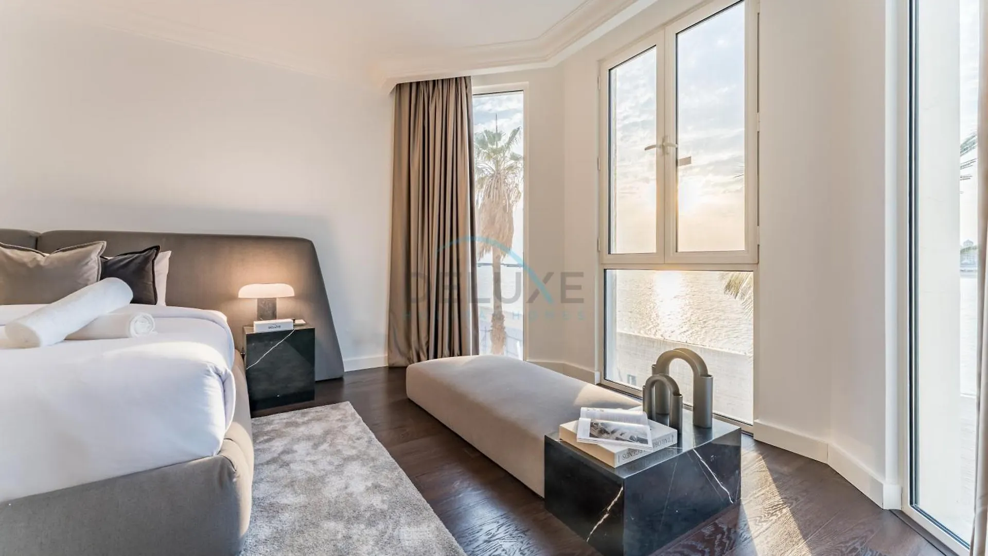 Beachfront 3Br Villa With Private Gym, Pool, Jacuzzi & Workspace, Palm Villa, Palm Jumeirah By Deluxe Holiday Homes Dubai