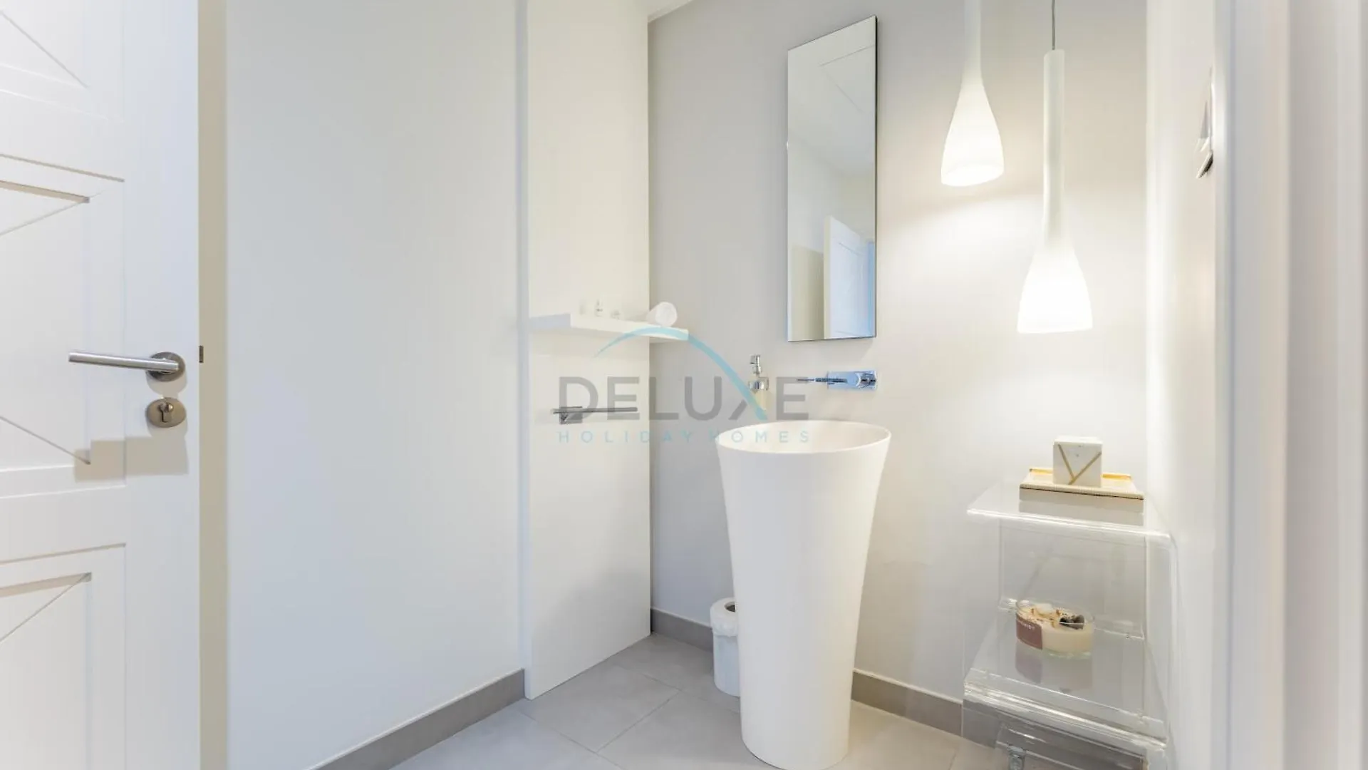 Beachfront 3Br Villa With Private Gym, Pool, Jacuzzi & Workspace, Palm Villa, Palm Jumeirah By Deluxe Holiday Homes Dubai