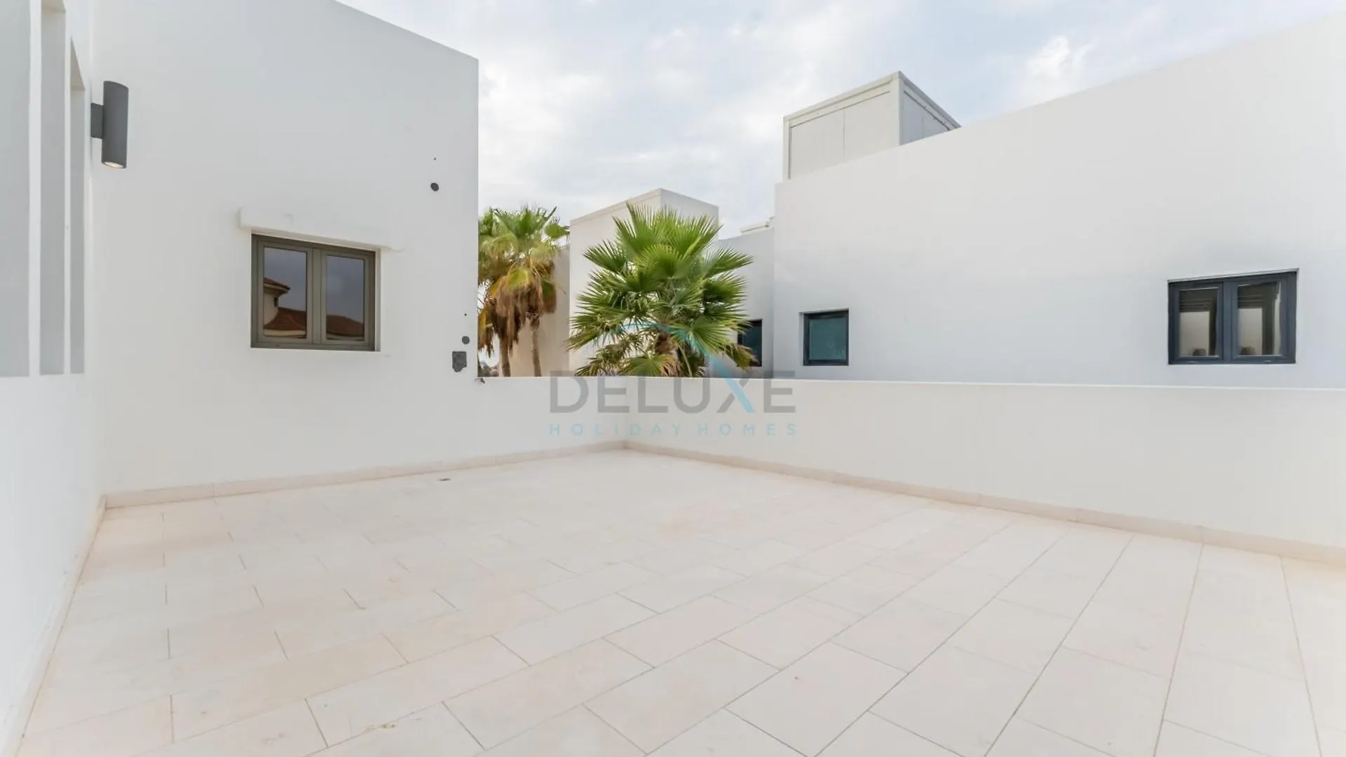 Beachfront 3Br Villa With Private Gym, Pool, Jacuzzi & Workspace, Palm Villa, Palm Jumeirah By Deluxe Holiday Homes Dubai United Arab Emirates