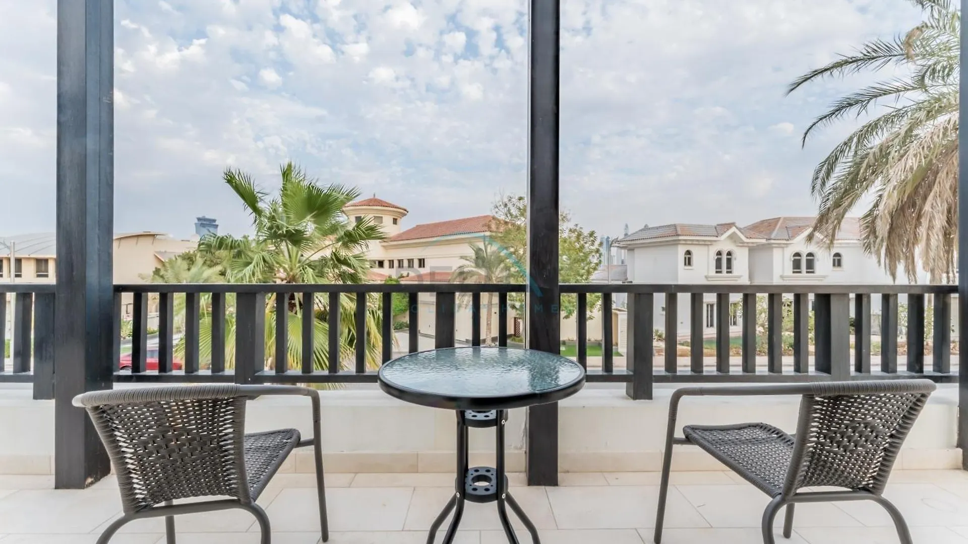 Beachfront 3Br Villa With Private Gym, Pool, Jacuzzi & Workspace, Palm Villa, Palm Jumeirah By Deluxe Holiday Homes Dubai