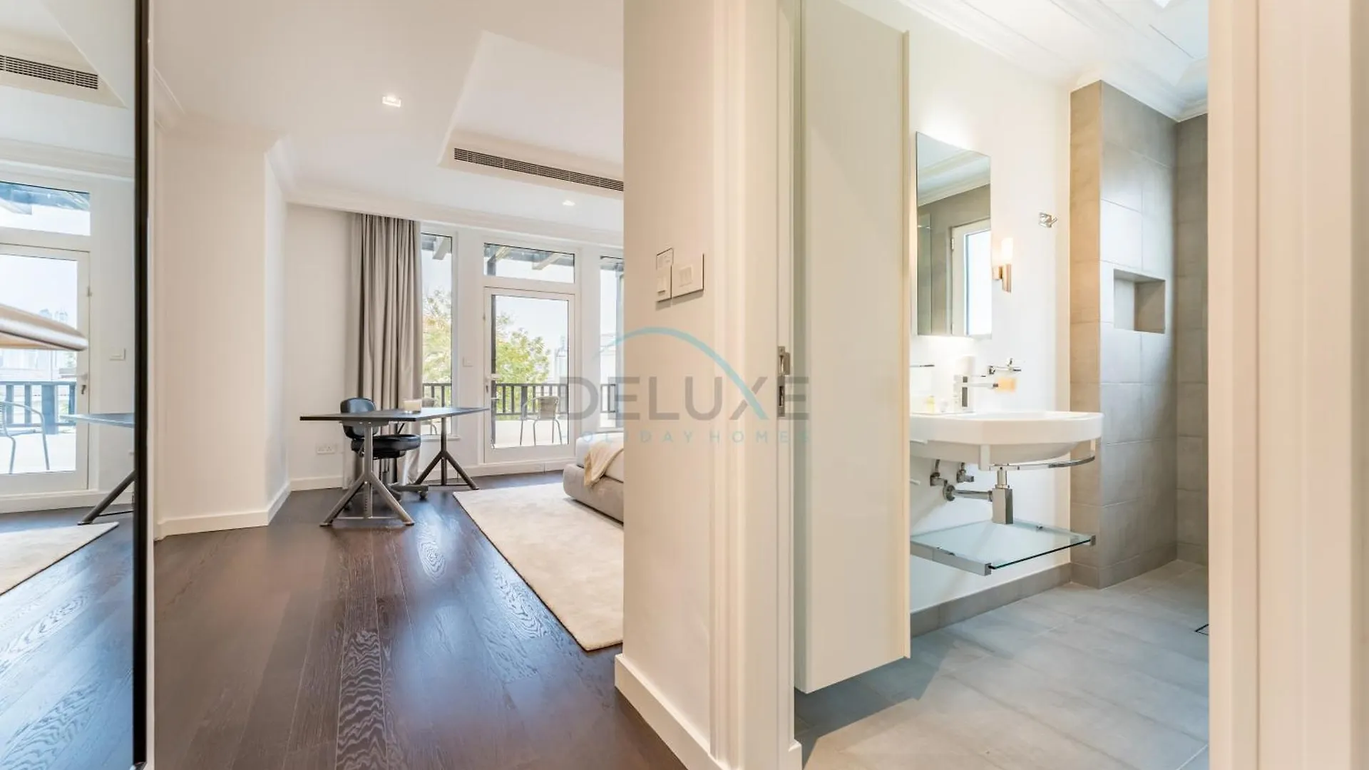 Beachfront 3Br Villa With Private Gym, Pool, Jacuzzi & Workspace, Palm Villa, Palm Jumeirah By Deluxe Holiday Homes Dubai